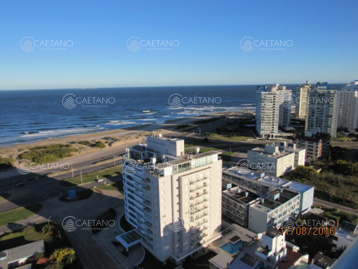 Apartamento ubicado en la Brava-Punta del Este, con excelente vista al mar. — foto 3