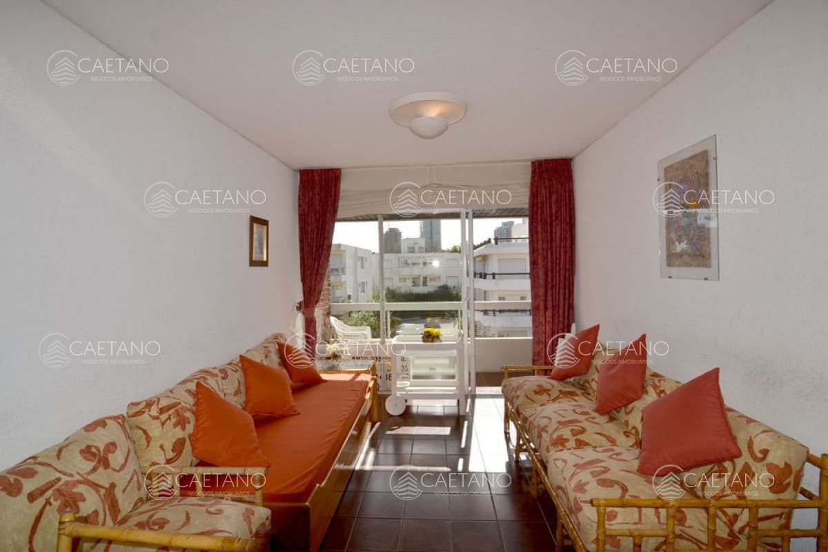 Precioso apartamento ubicado en Aidy Grill, a pasos de todo.
