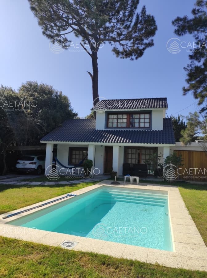 Hermosa casa en Aidy Grill-Punta del Este, a metros del mar. — foto 2