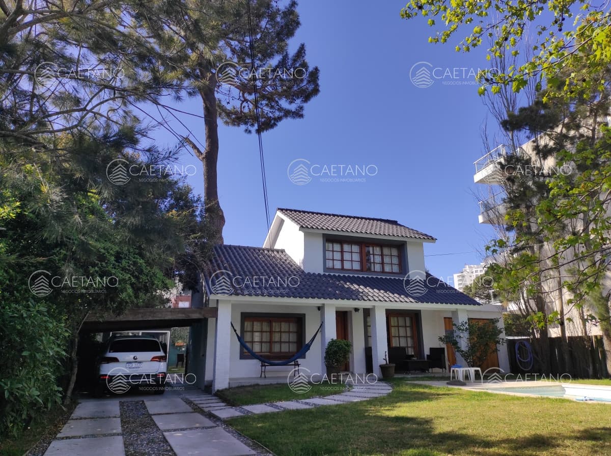 Hermosa casa en Aidy Grill-Punta del Este, a metros del mar. — foto 3