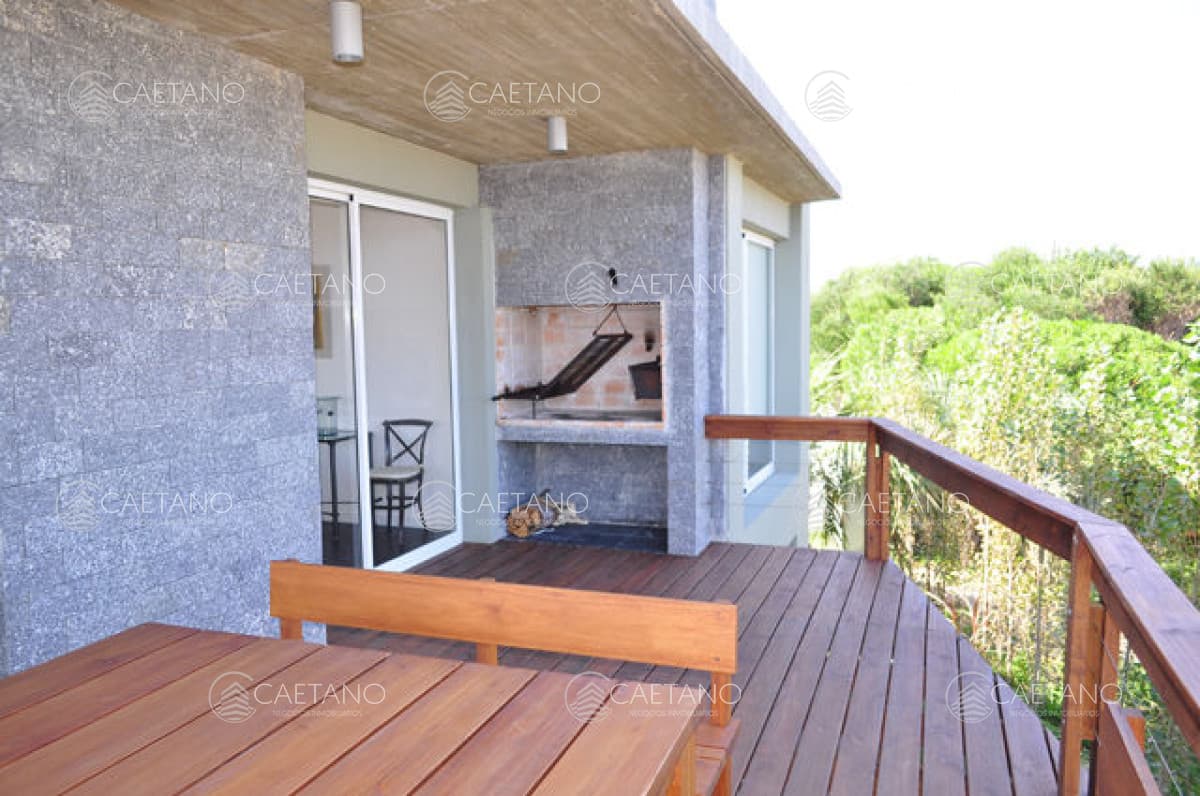 Hermosa casa ubicada en Punta Piedra, buena vista. — foto 3