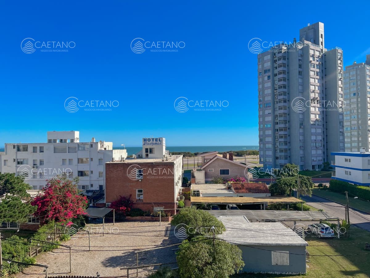 Apartamento de 2 dormitorios en venta Punta del Este — foto 2