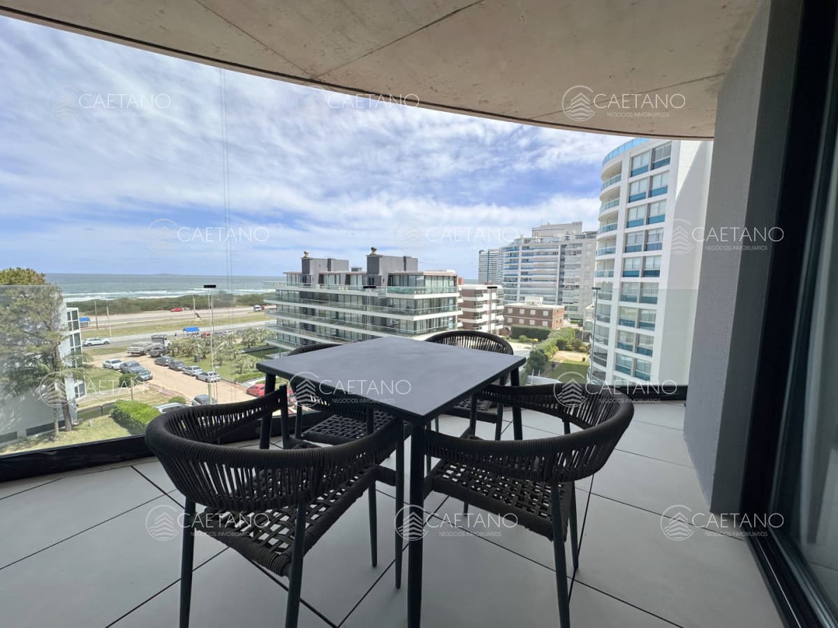 Apto en venta de 2 dormitorios en Edificio Manglar, Playa Brava, Punta del Este
