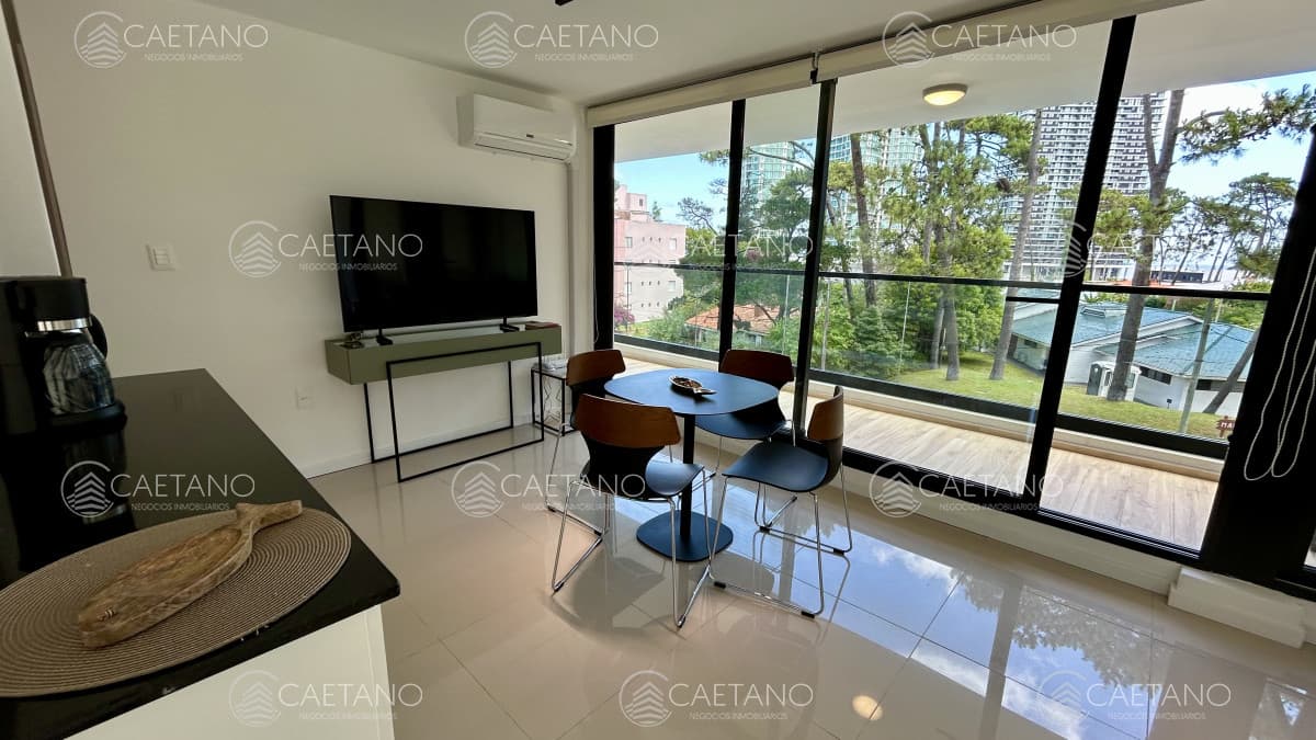 Apartamento en alquiler en Playa Mansa, 2 dormitorios — foto 2
