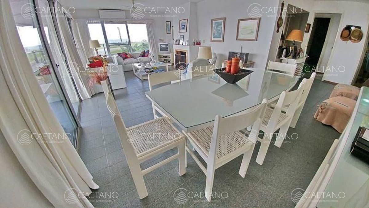 Apartamento en venta Playa Mansa 4 dormitorios — foto 2