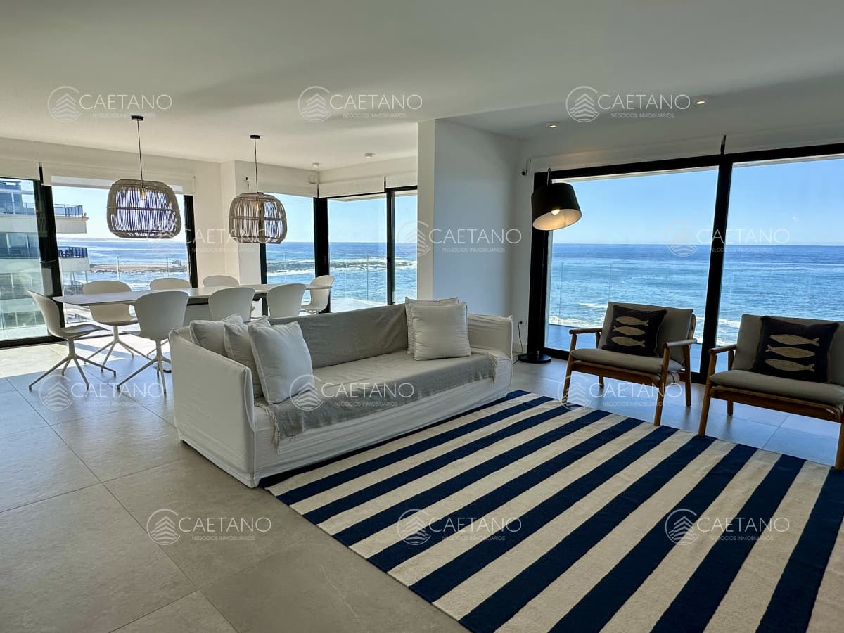 Apartamento en venta de 3 dormitorios en Punta del Este, peninsula frente al mar