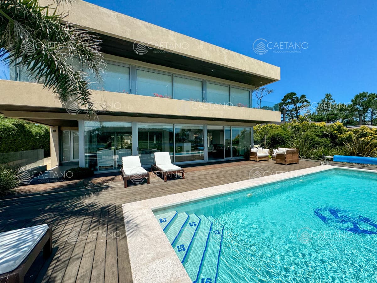 Casa en venta con 4 dormitorios frente a Laguna del Diario, Punta del Este, Maldonado — foto 2