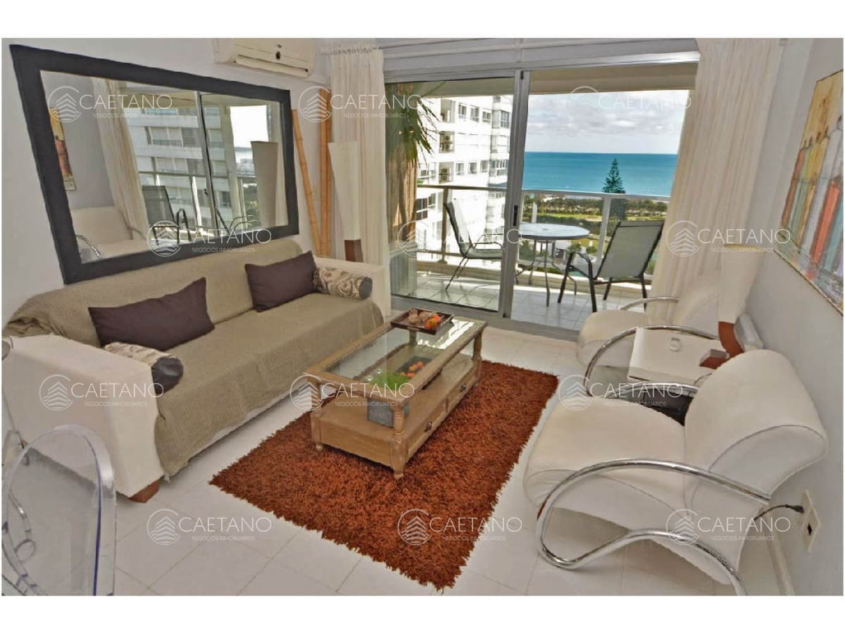 Playa Mansa, frente al mar, 2 dorm, 2 baños. 5 pax. Wifi, 2 tv cable. Mucamas