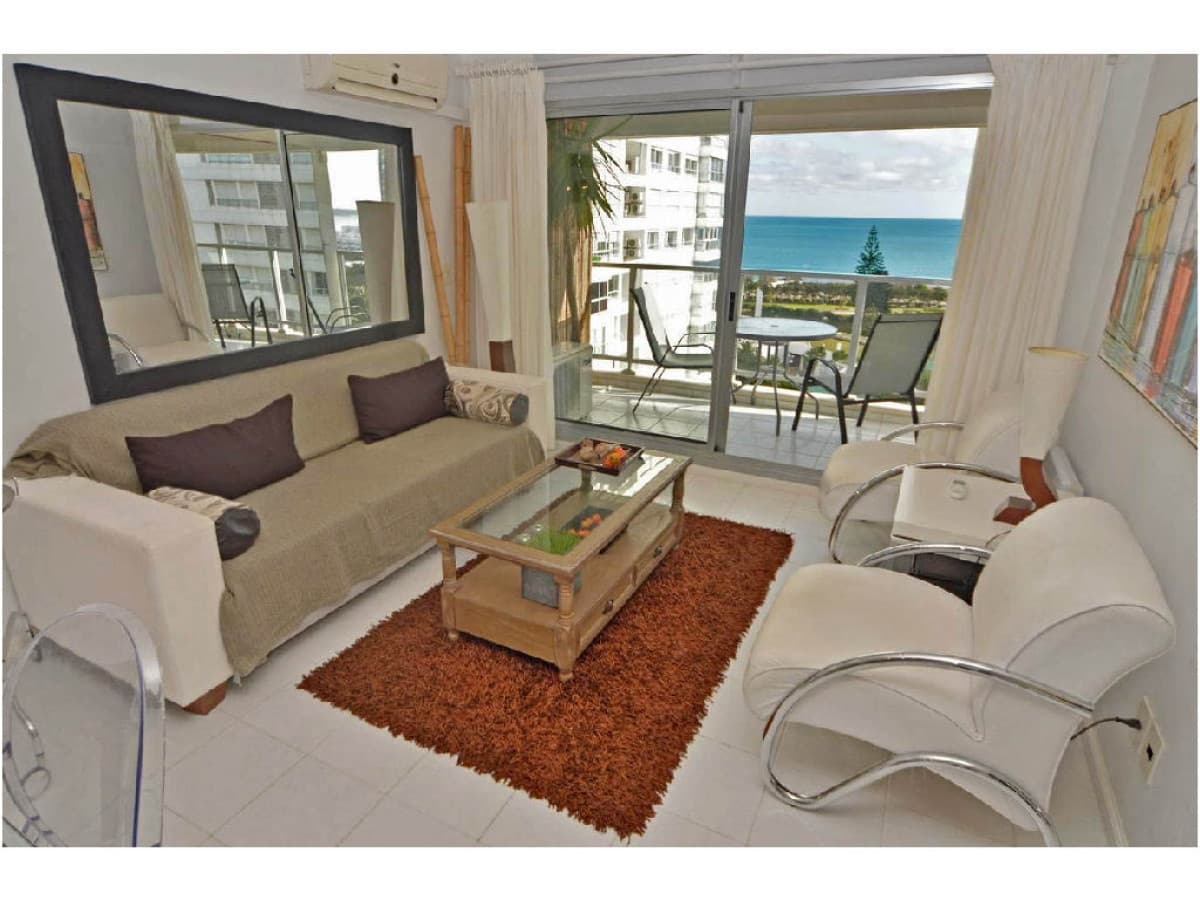 Playa Mansa, frente al mar, 2 dorm, 2 baños. 5 pax. Wifi, 2 tv cable. Mucamas