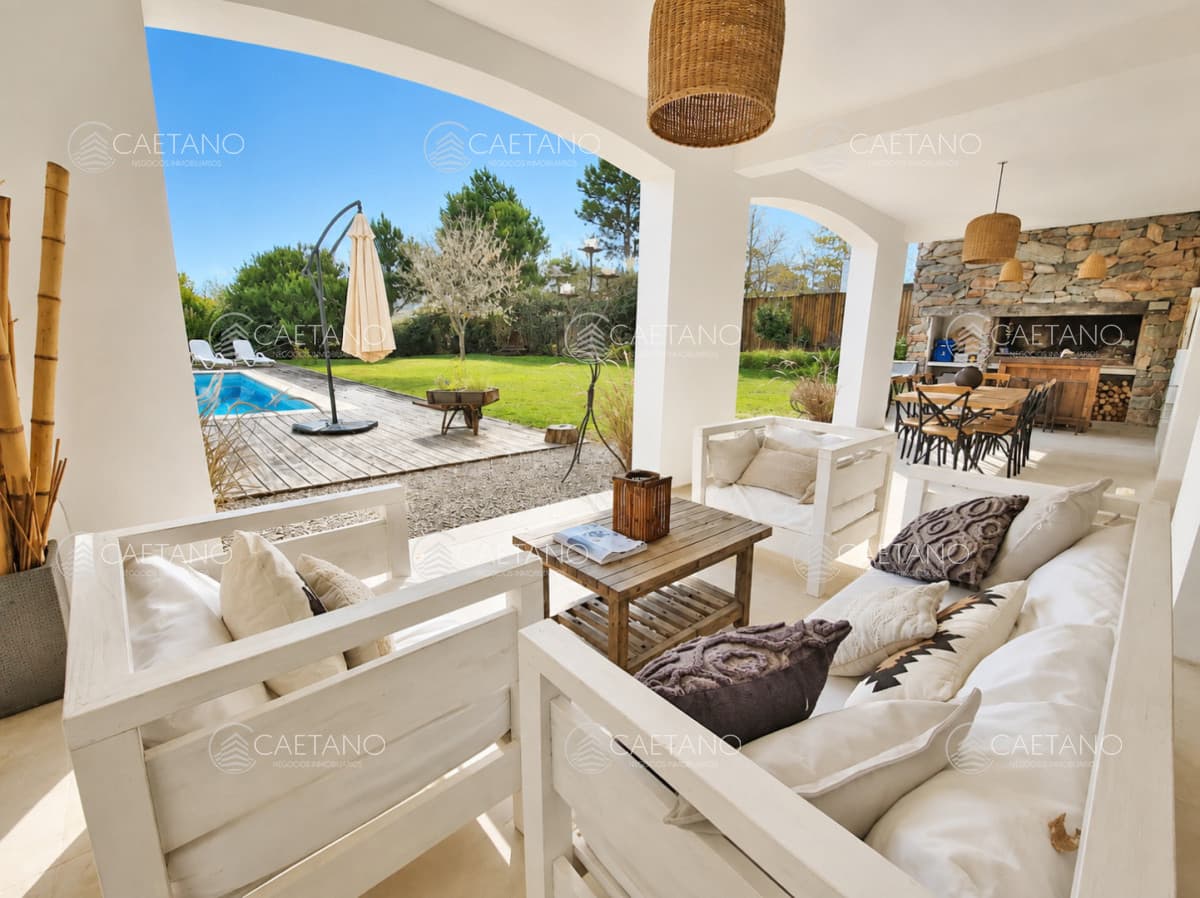Barrio Privado, MODERNA, con piscina, losa radiante, pronta para entrar. — foto 3