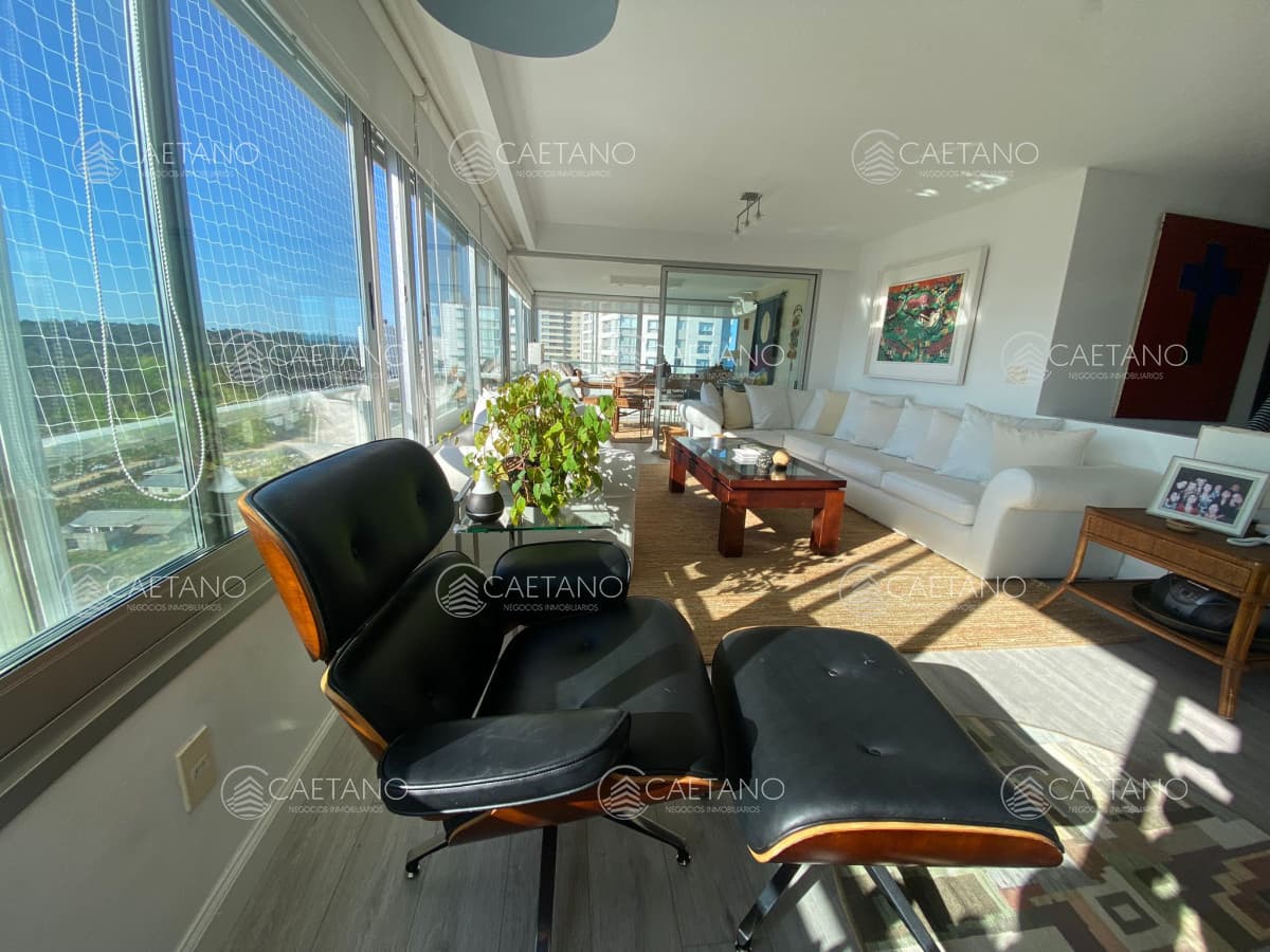 Apartamento en alquiler playa brava, frente al mar! — foto 2