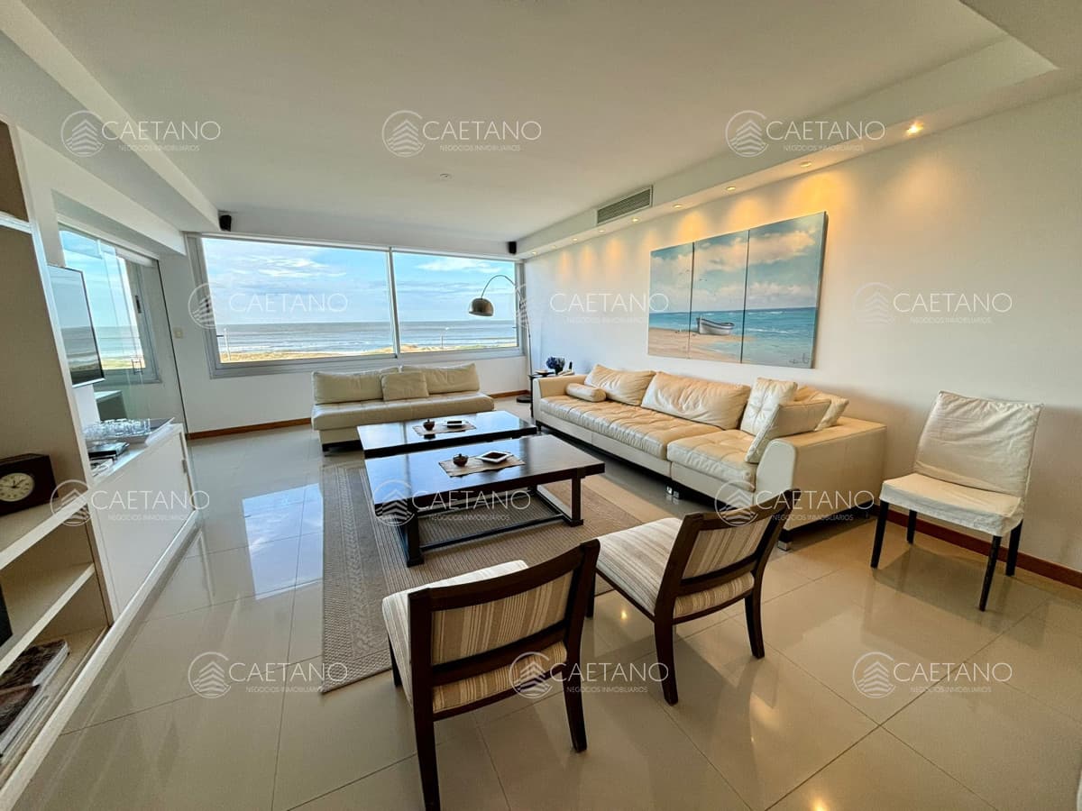 Apartamento en alquiler anual, de 3 dormitorios y servicio, en Brava — foto 2