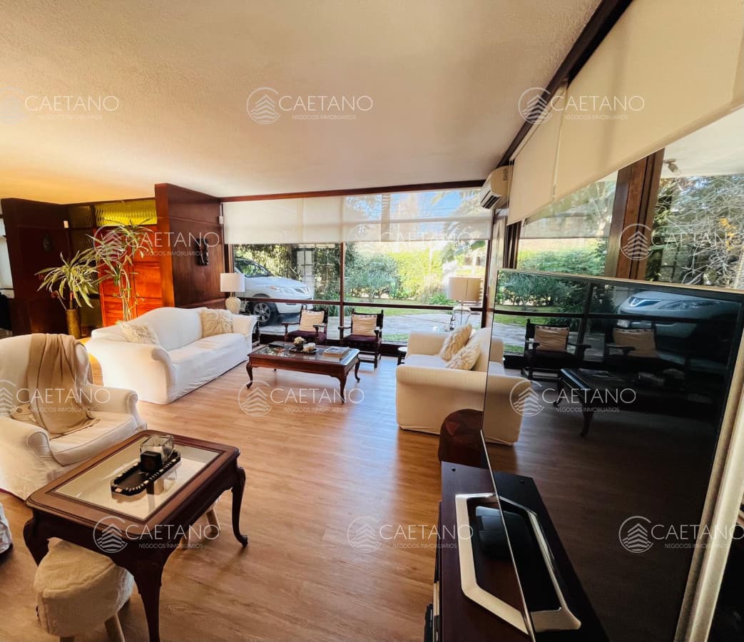 Casa en venta de 5 dormitorios, en zona Mansa, a 1 cuadra del mar — foto 2