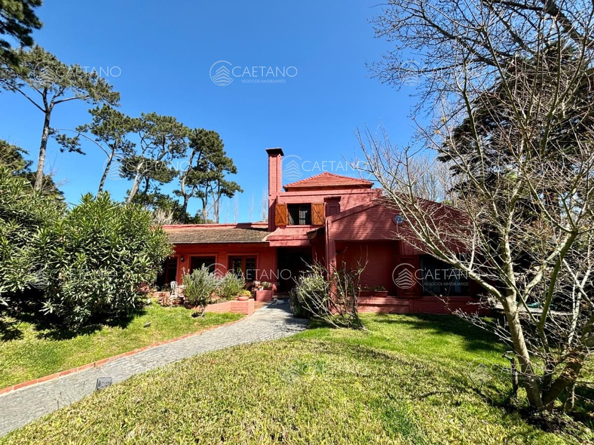 Casa en alquiler temporal, de 4 dormitorios en San Rafael