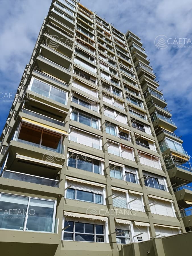 Venta Apartamento 3 Dormitorios y Dependencia, Playa Mansa, Punta del Este