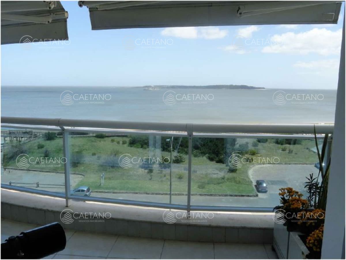 Apartamento frente a la Playa Mansa! 3 dormitorios — foto 2