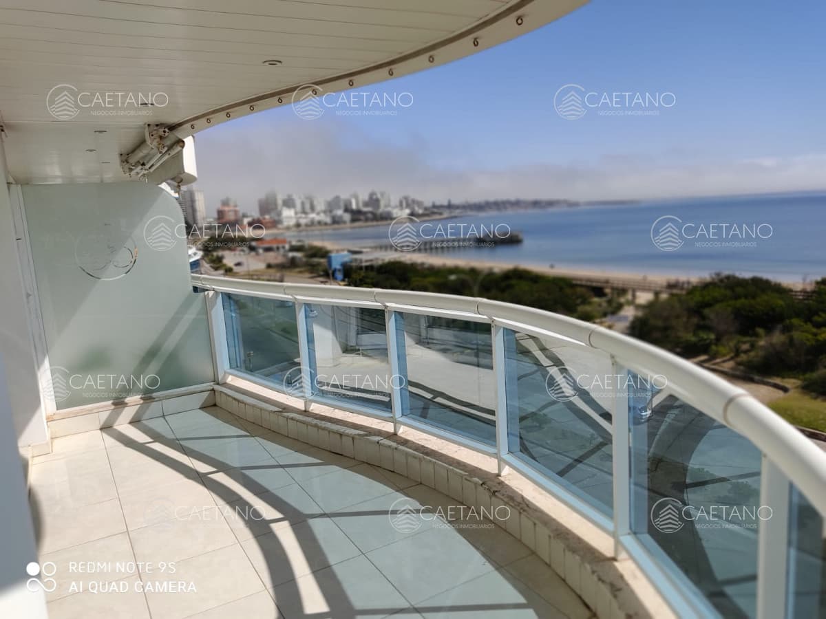 Apartamento frente a la Playa Mansa! 3 dormitorios