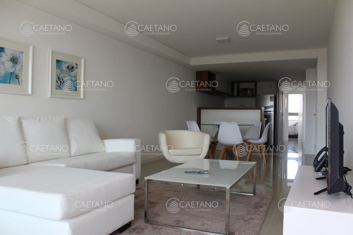 Apto 2 dorm, 2 baños y balcón — foto 2
