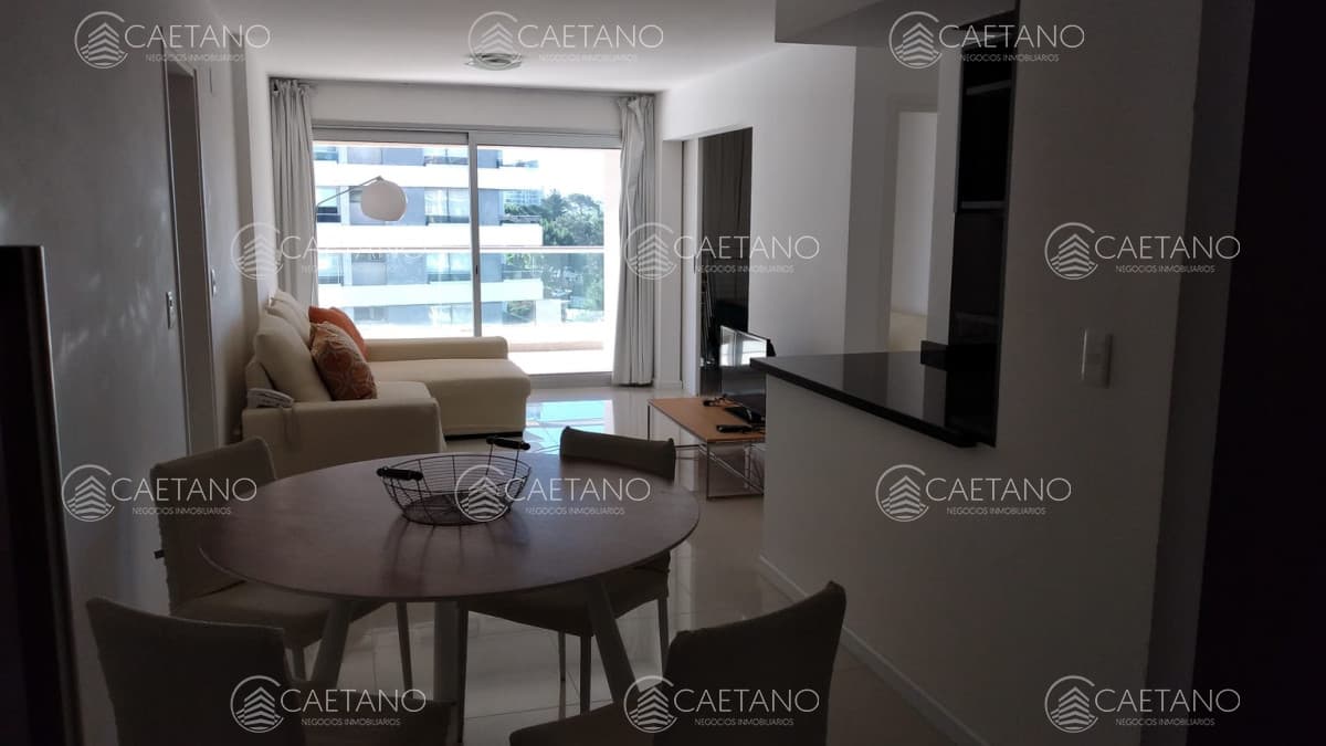 Apto 2 dorm y balcón — foto 3