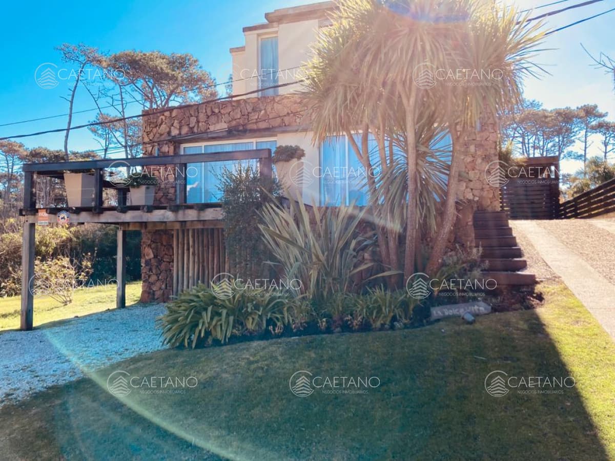 Alquilo hermosa casa en Montoya cerca de la playa