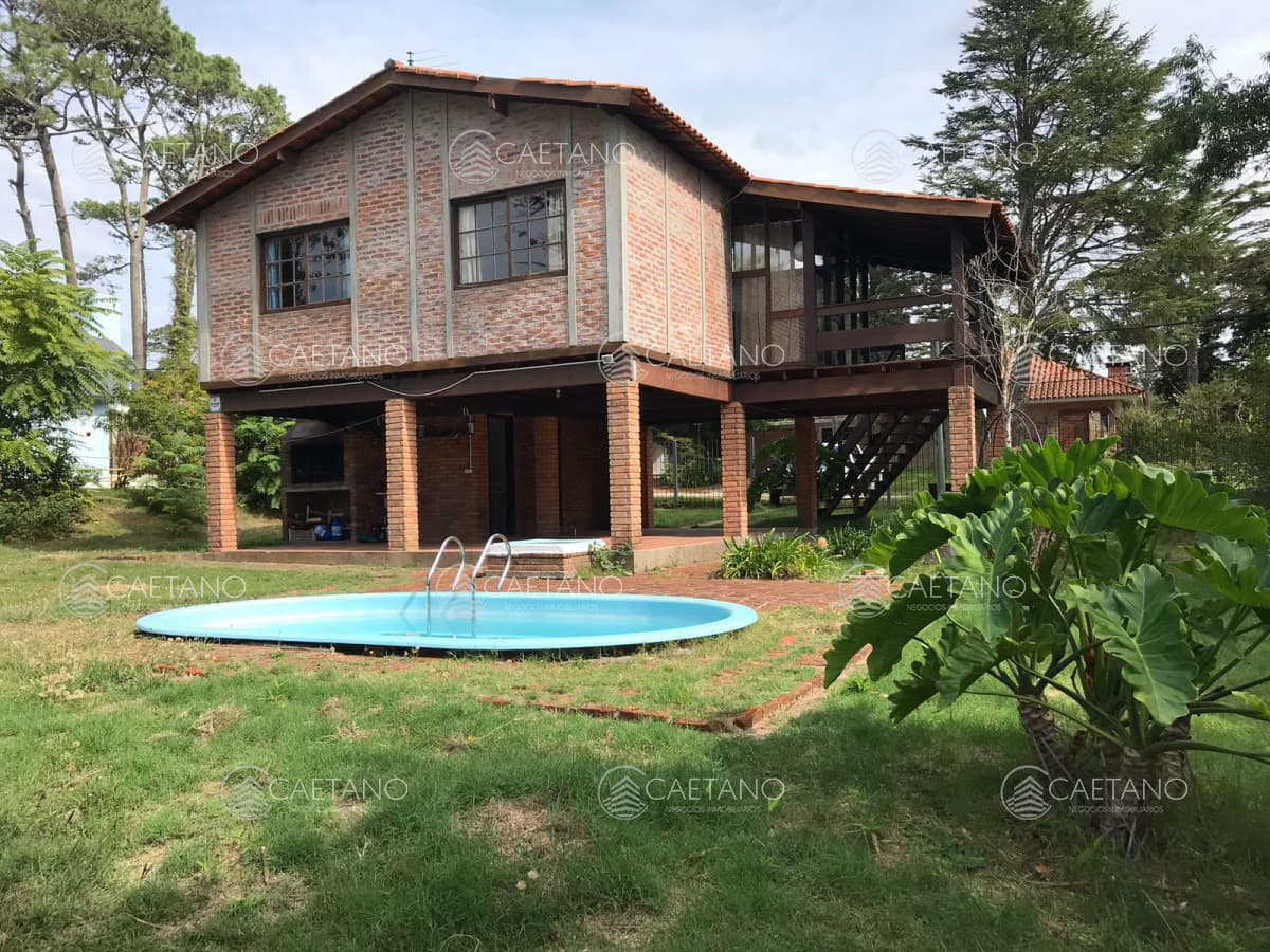 Cabaña en Pinares, muy linda ubicación