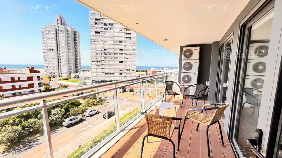 Tres dormitorios con vista al mar