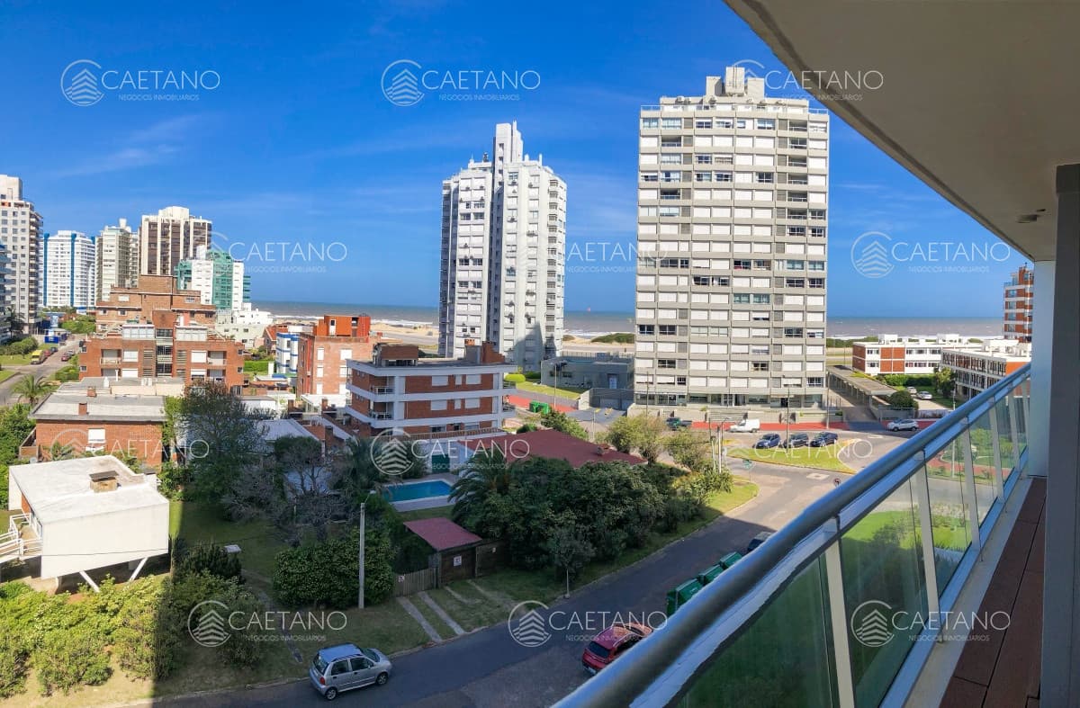 Impecable apartamento en Playa Brava. — foto 3