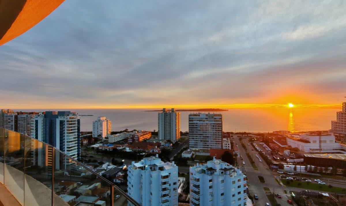 Venta apartamento 2 dormitorios. Playa mansa, Punta del Este