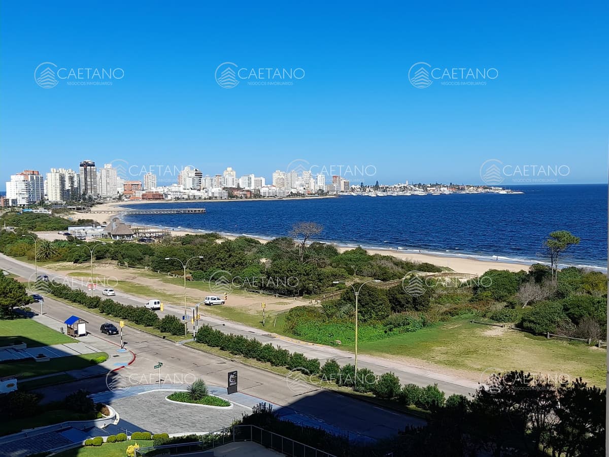 Apartamento en venta de 2 dormitorios frente al mar en Playa Mansa, Punta del Este — foto 3