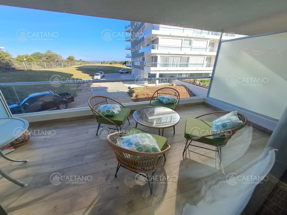 Departamento de 2 dormitorios en venta, Playa Brava, Punta del Este. Silente