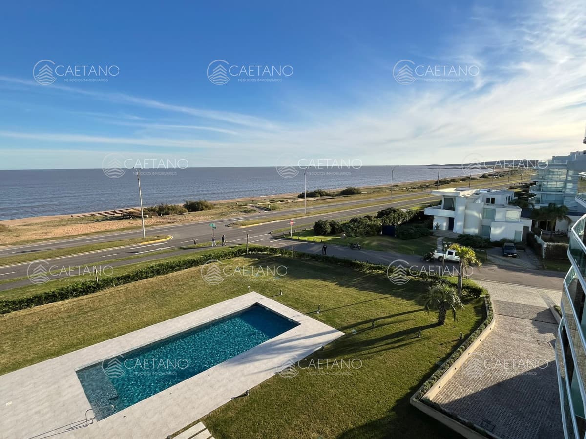 Apartamento de 2 dormitorios en Playa Mansa , Punta del este
