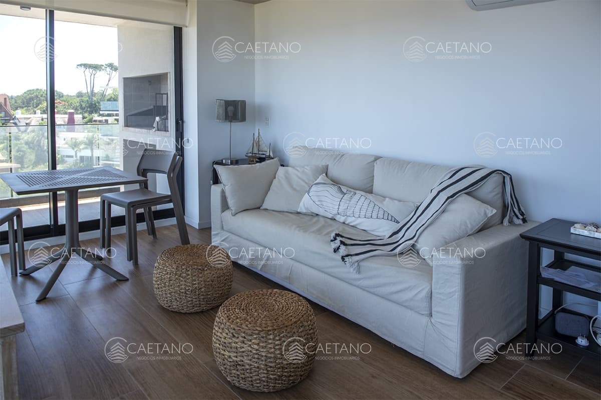 APARTAMENTO EN ALQUILER EN PLAYA MANSA, 2 DORMITORIOS, EDIFICIO MANSA BAY, FRENTE AL MAR — foto 3