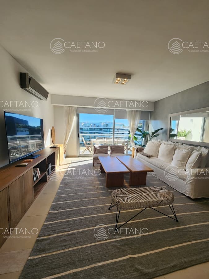 Apartamento pent house en Brava 28, penhtouse, 2 dormitorios. Playa brava