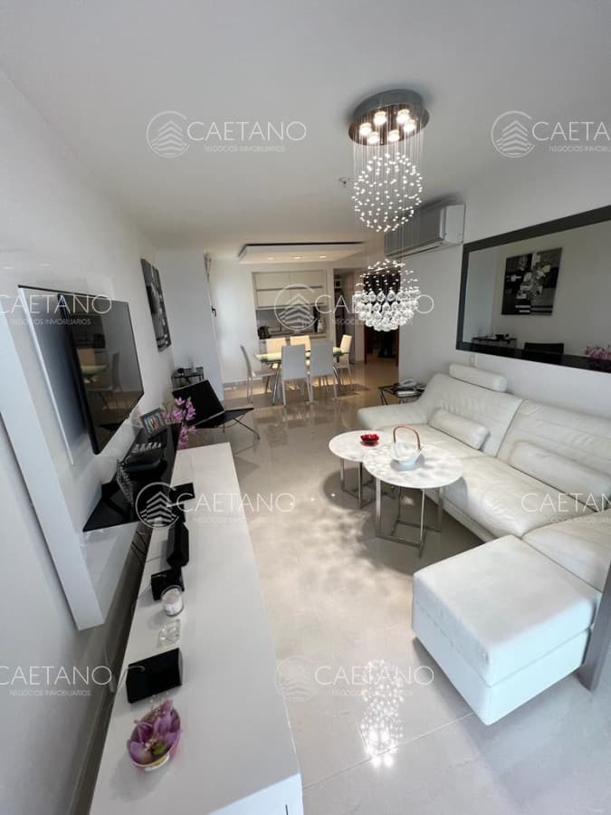 Vende apartamento con hermosa vista de 2 dormitorios en Punta del Este. — foto 3