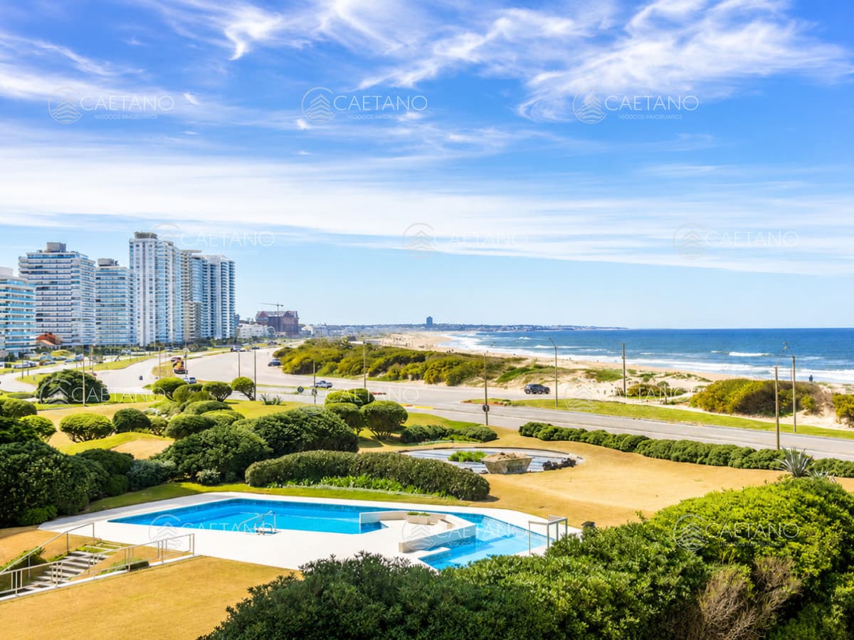 Vende apartamento de 2 dormitorios con vista al mar en Estrella de Mar , Punta del Este