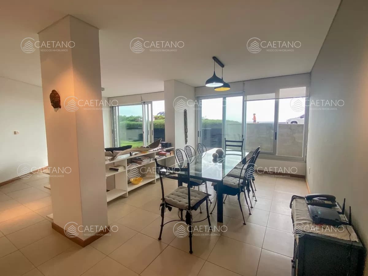 Vende impecable departamento, comodo e iluminado de 3 dormitorios en Peninsula.. — foto 2
