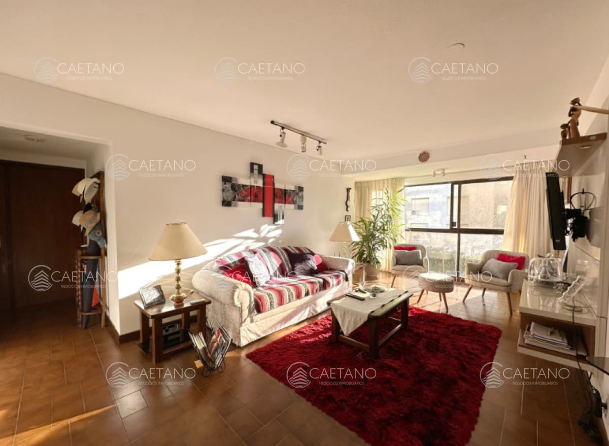Vende Apartamento frente al mar en Brava, Punta del Este de 2 dormitorios. — foto 2
