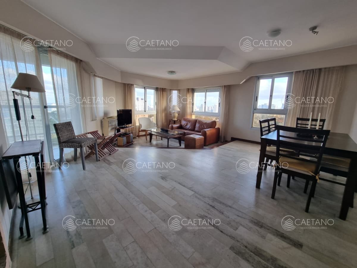 Vende espectacular apartamento de 3 dormitorios en Punta del Este