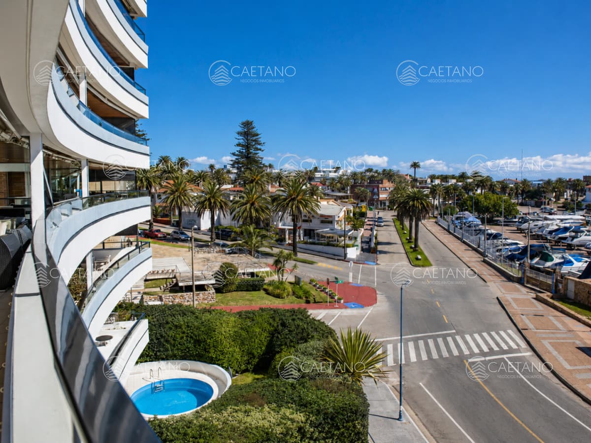 Venta apartamento 3 dormitorios. Puerto, Punta del Este. — foto 2