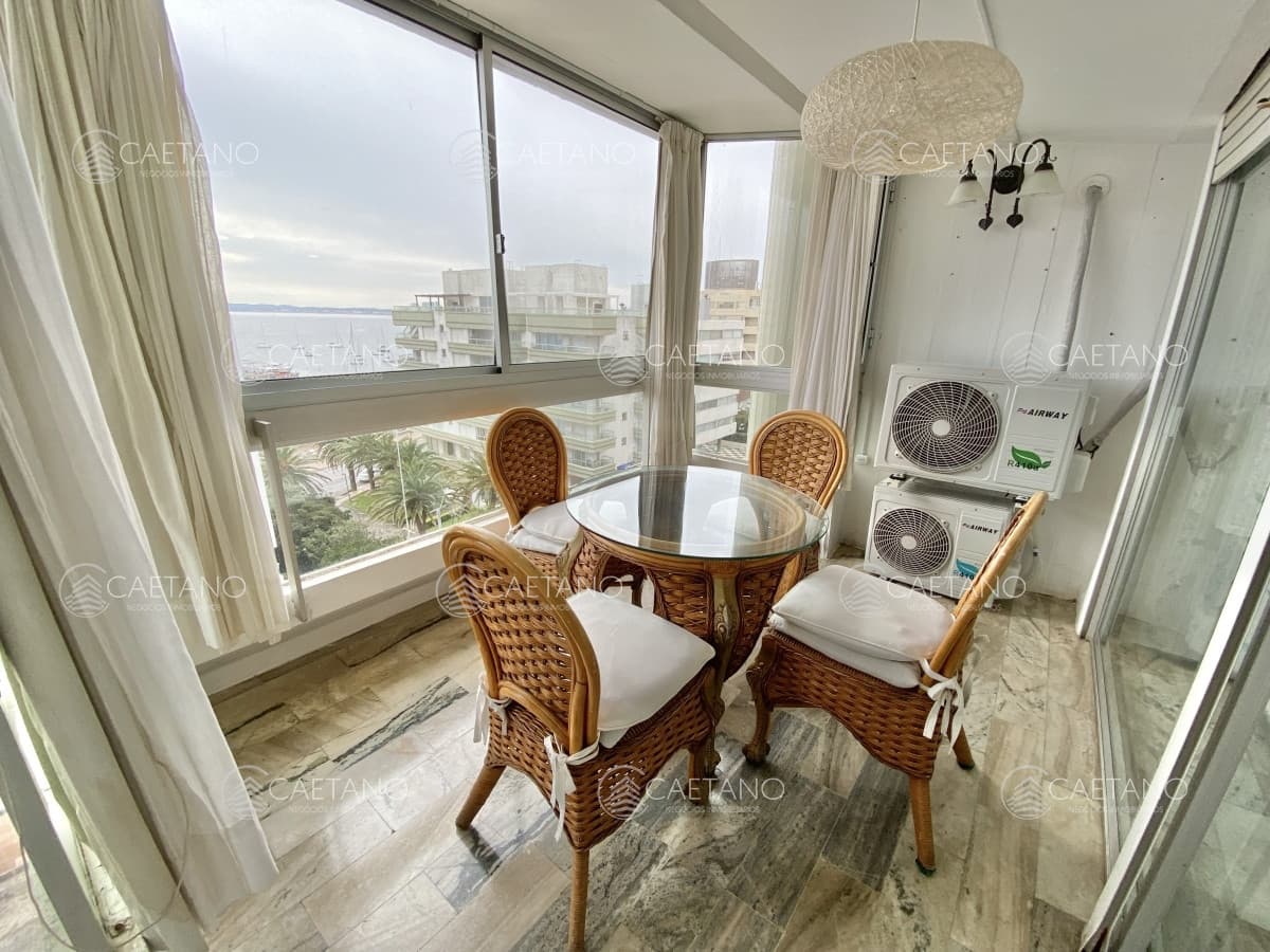 Vende Apartamento en Península - Punta del Este de 3 dormitorios.