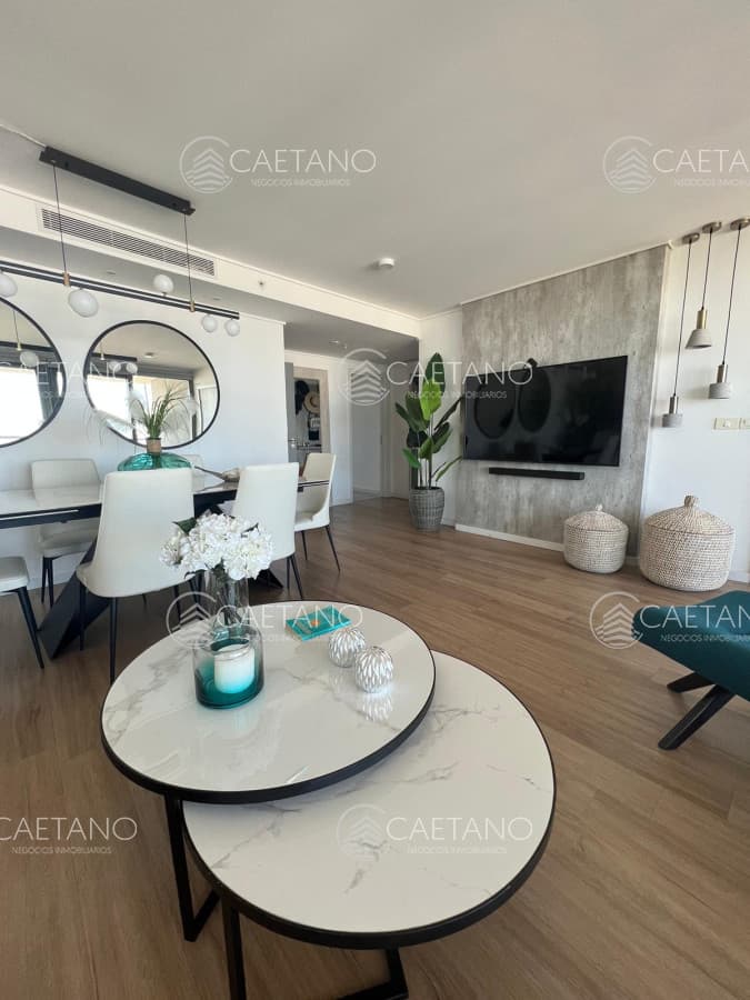 Vende apartamento de 2 dormitorios en suite, con balcon, en Mansa - Punta del Este — foto 2