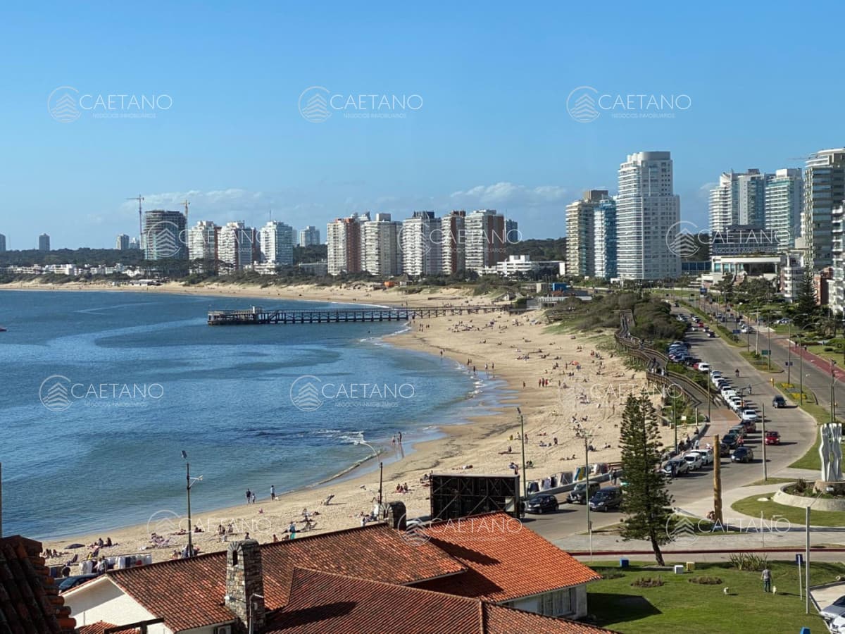 Apartamento en edificio emblematico con vista al mar en venta