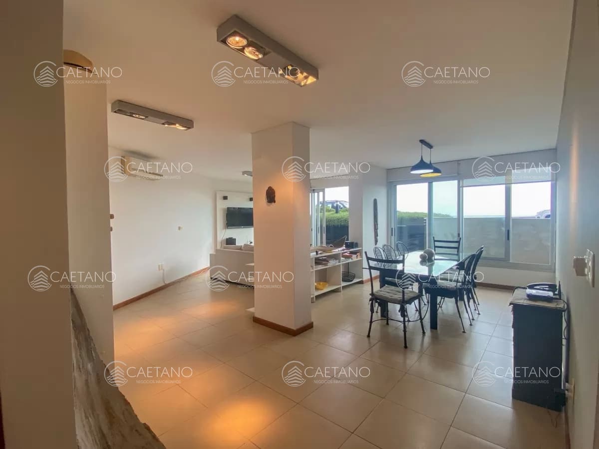 Vende impecable departamento, comodo e iluminado de 3 dormitorios en Peninsula.. — foto 3