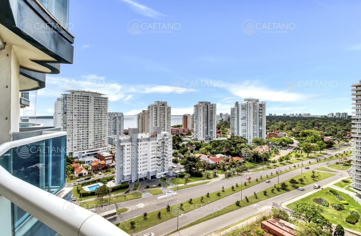 En venta  departamento de 3 dormitorios en Punta del Este — foto 3