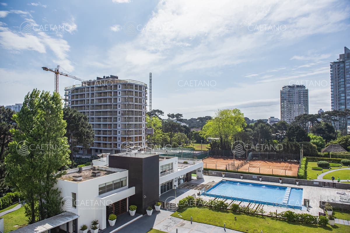 Departamento de 1 y medio dormitorio en venta a pasos de Playa Brava