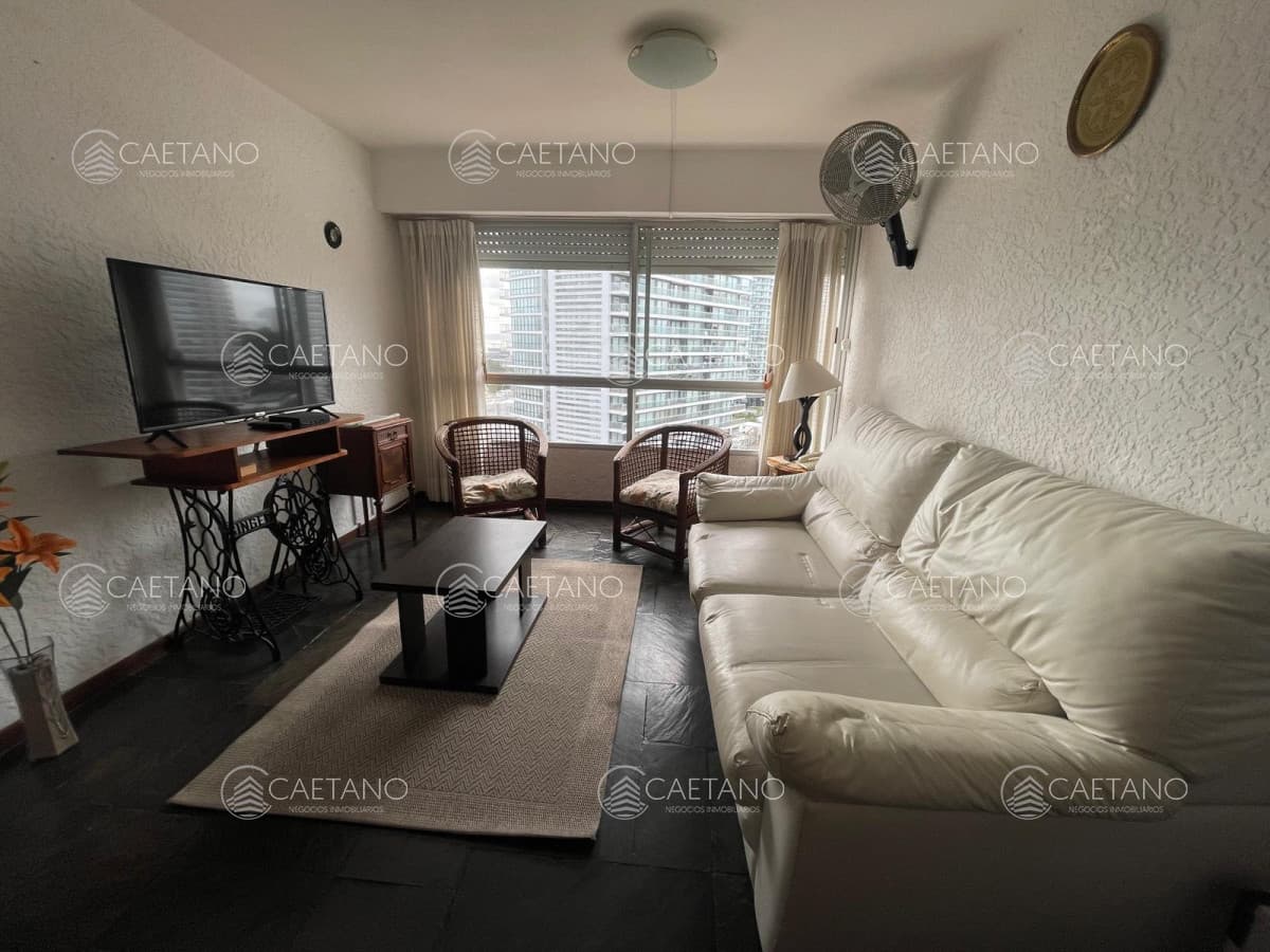 En venta apartamento de 1 dormitorio y medio en Brava - Punta del Este