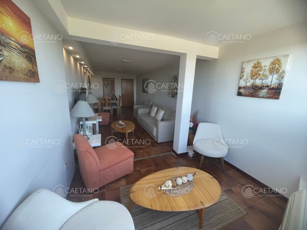 Apartamento de 2 dormitorios en alquiler en excelente ubicación en — foto 2