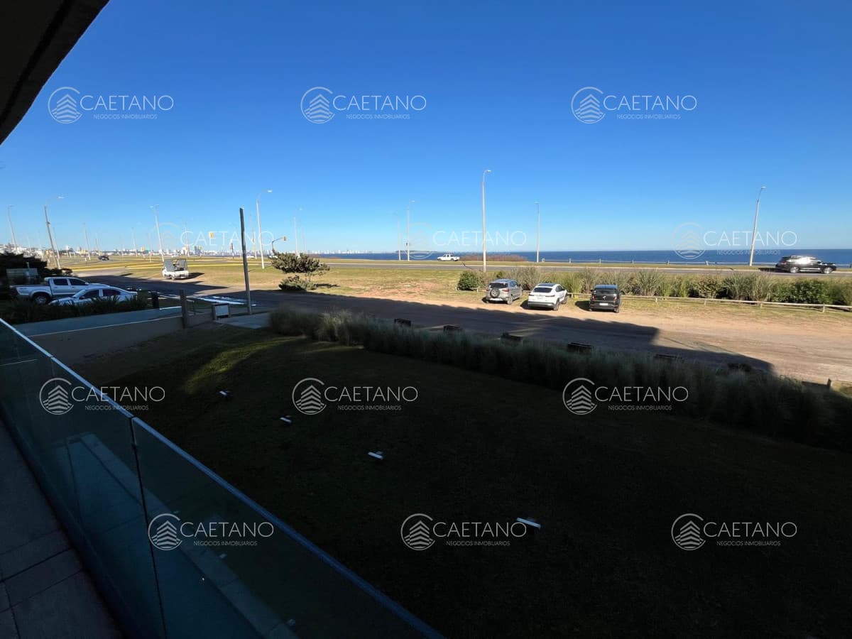 Walmer Lagoon.  Unidad en venta a estrenar de 2 dormitorios.  Frente al mar.