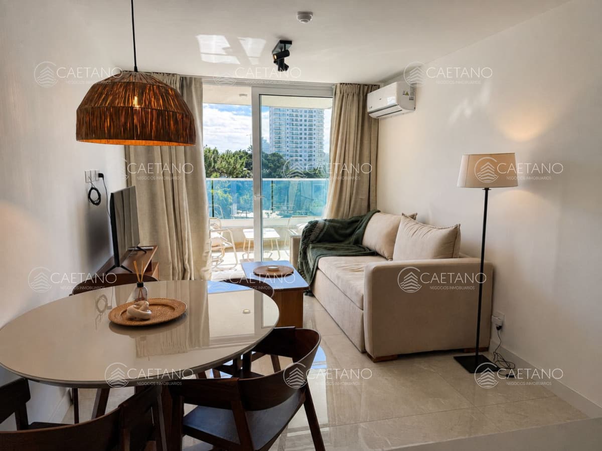 Alquila excelente apartamento de 1 dormitorio en Brava - Punta del Este