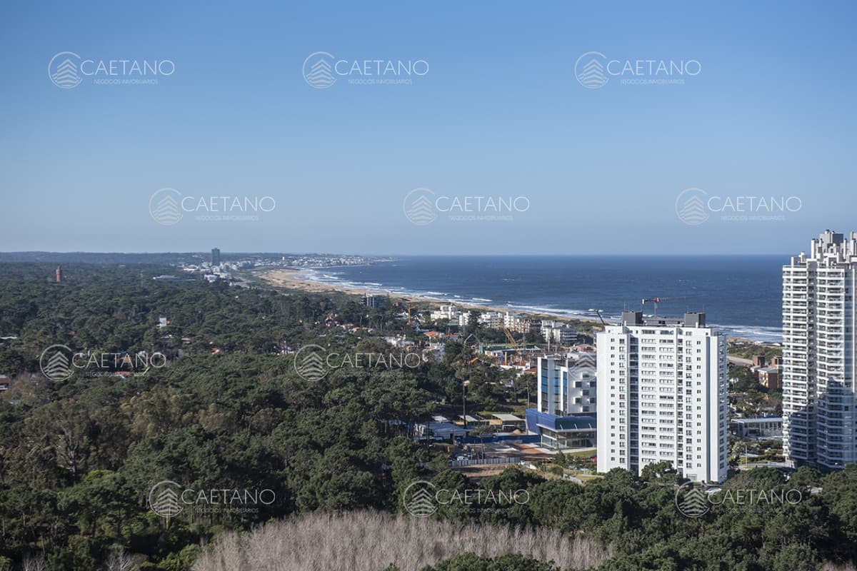 Vende departamento de 3 suites en Punta del Este. — foto 3
